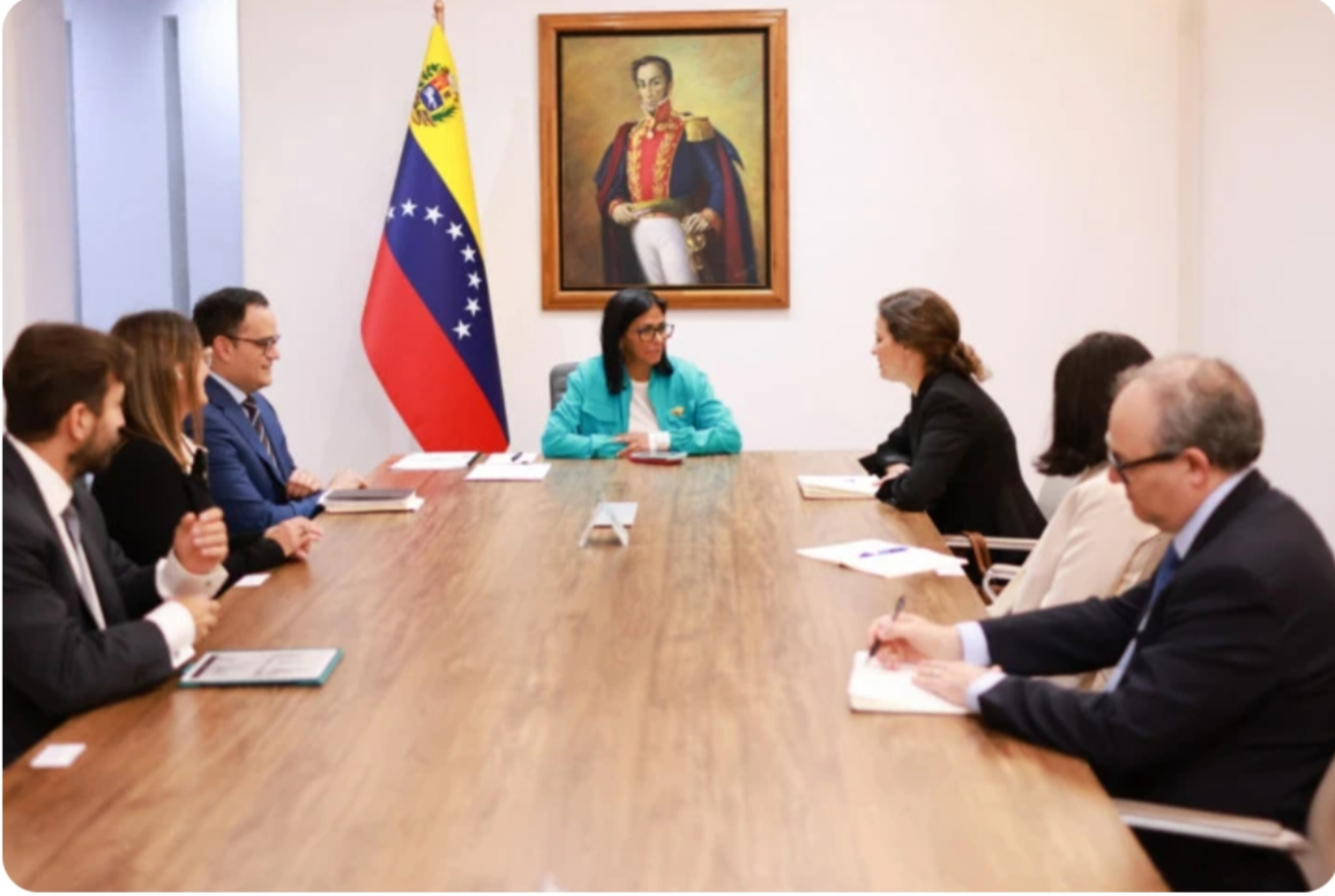 Presidenta encargada, Delcy Rodríguez recibe en Caracas una delegación del Banco Mundial