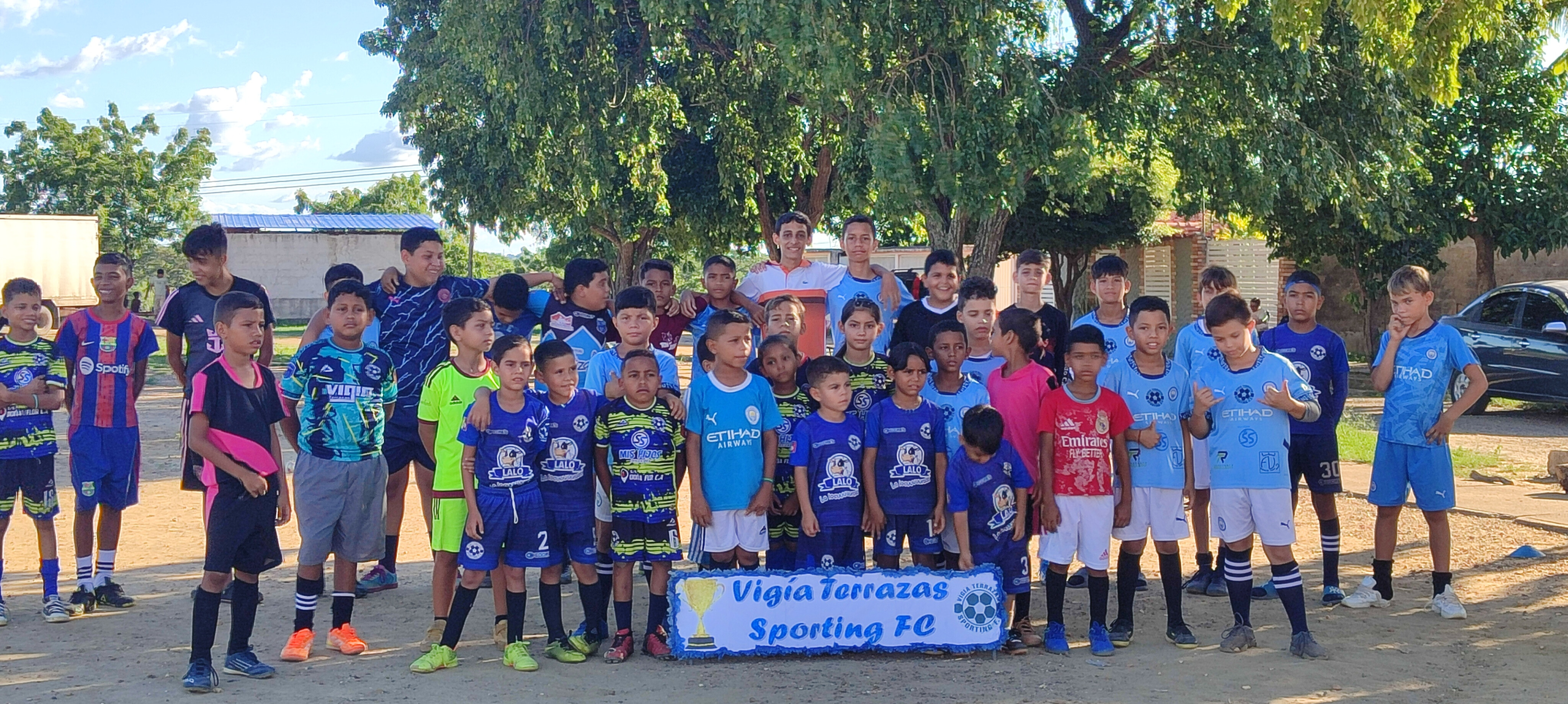 Vecinos de la urbanización El Parque alertan que quieren desalojar a niños y entrenadores del terreno donde realizan prácticas deportivas 